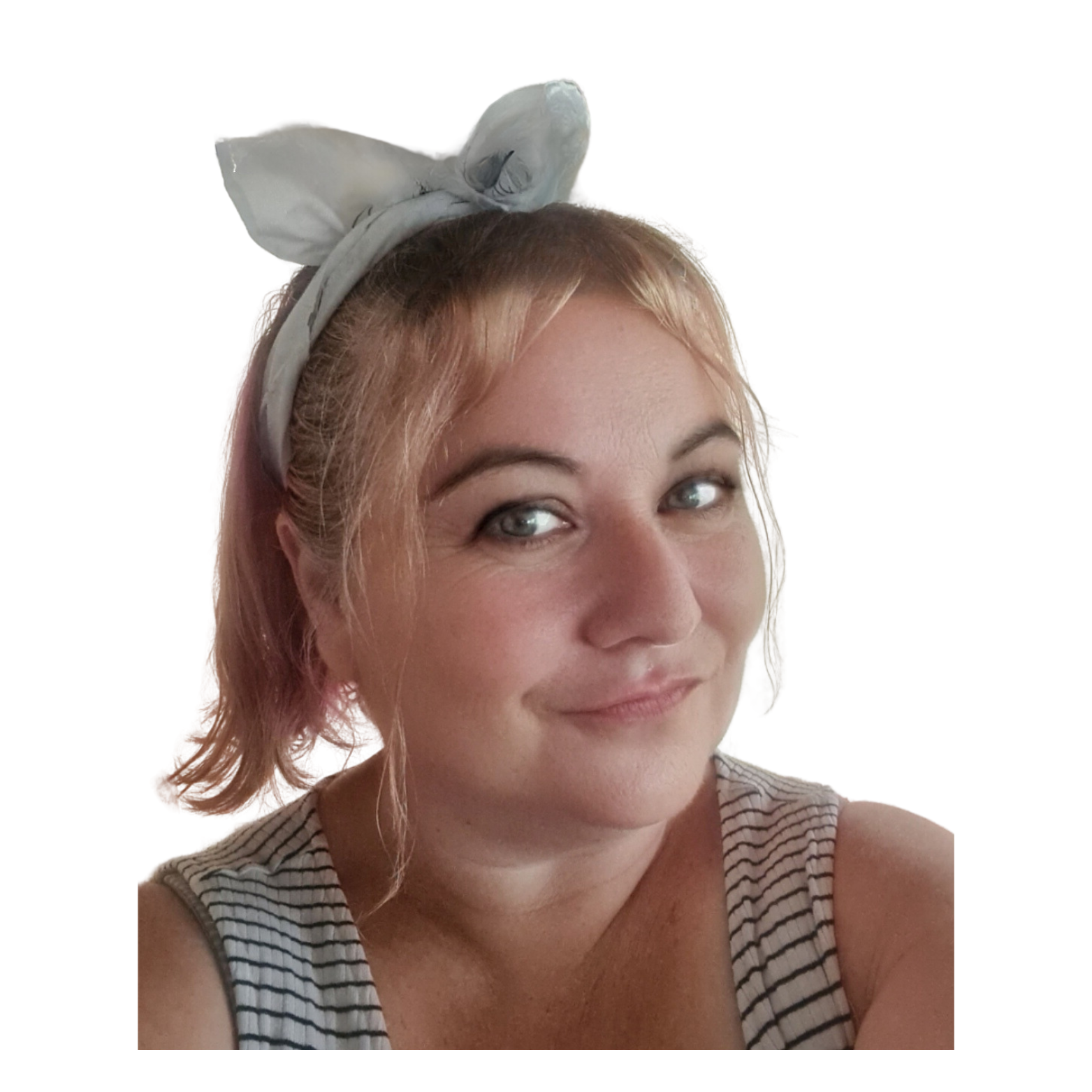 Lauralea.co 2024 head shot right face